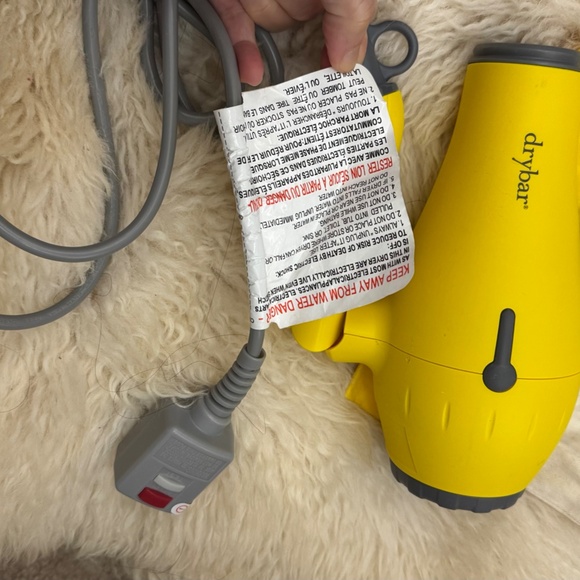 Drybar Buttercup hair dryer - Preowned (GUC) - Picture 12 of 12